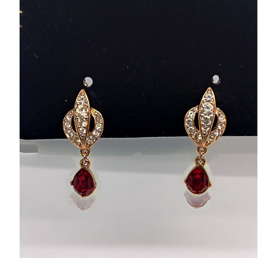 Trifari Vintage Red Teardrop Rhinestone Gold Tone Clip On Earrings Pavé Accent